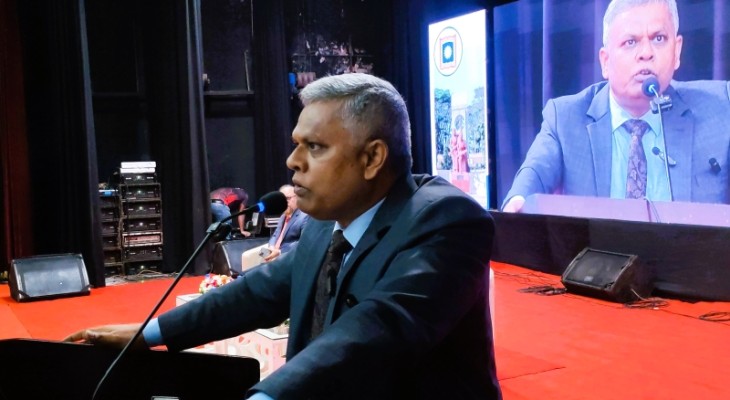 ‘শিক্ষার্থীদের সমস্যা সমাধান করতে না পারলে দ্বিতীয়বার সামনে আসব না’: রাবি উপাচার্য
